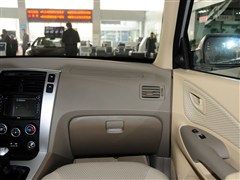 2013款 2.0L 手动两驱时尚型