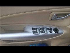 2013款 2.0L 自动两驱舒适型