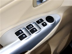 2013款 2.0L 手动四驱尊贵型