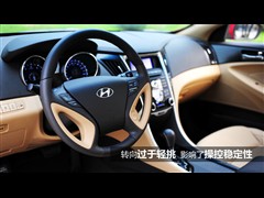 2011款 2.0L 自动尊贵版