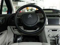 2011款 两厢 1.6L 自动冠军版