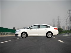 2012款 三厢 2.0L 自动品驭型