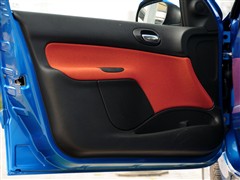 2012款 1.6L 自动运动型