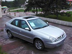 2005款 2.0L 自动豪华型