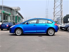 2011款 两厢 2.0L 自动劲雅型