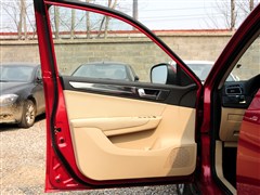 2012款 1.5T 手动两驱豪华型