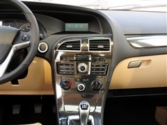 2012款 1.5T 手动两驱豪华型