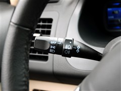 2011款 2.0L 手动尊贵型