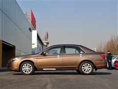 2013款 2.0L 手动尊贵型