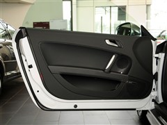 2013款 TTS Roadster 2.0TFSI quattro