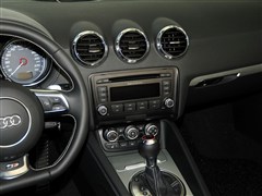 2013款 TTS Roadster 2.0TFSI quattro