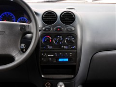 2010款 1.0L P-TEC手动优越型