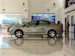 2013款 2.0L 手动豪华版