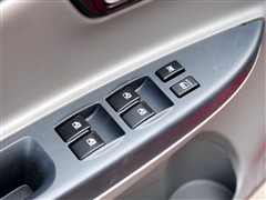 2010款 两厢 1.5L 自动豪华型