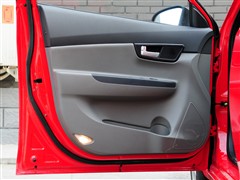 2010款 两厢 1.5L 自动豪华型