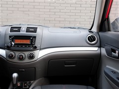 2010款 两厢 1.5L 自动豪华型