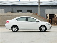 2012款 1.5L 手动精英型