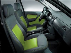 2004款 1.6L 五门基本型