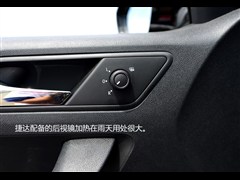 2013款 1.6L 自动豪华型