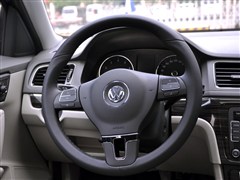 2013款 1.6L 自动豪华型