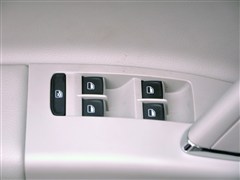 2013款 1.6L 自动豪华型