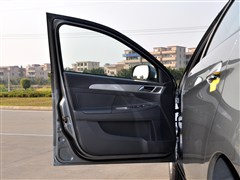 2012款 1.6L 手动尊雅型