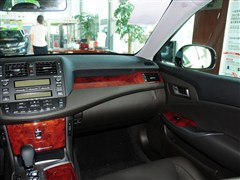 2012款 V6 2.5L Royal 真皮版