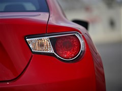 2013款 2.0L 自动豪华型