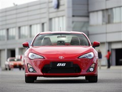 2013款 2.0L 自动豪华型