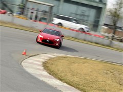 2013款 2.0L 自动豪华型