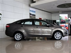 2013款 三厢 1.5L 手动时尚型