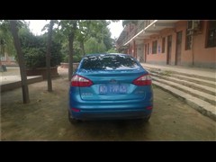 2013款 三厢 1.5L 手动时尚型