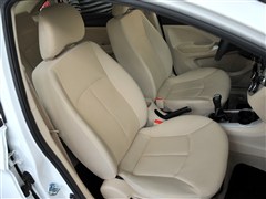 2013款 1.5L 手动标准型