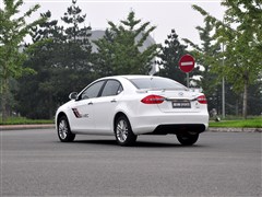 2012款 1.5L 手动尊逸运动型