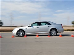 2011款 2.0T 行政版