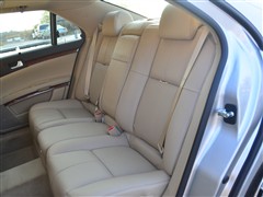 2011款 2.0T 行政版