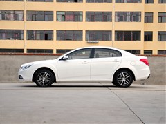 2013款 1.6L MT尊贵型