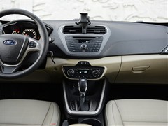 2015款 1.5L 自动时尚型