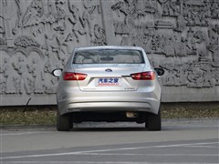 2015款 1.5L 自动时尚型