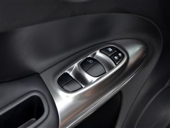 2014款 1.6T 率动版