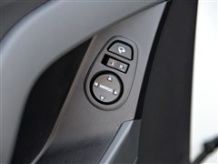 2015款 1.6L 自动两驱尊贵型DLX