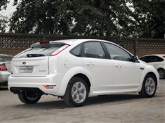 2014款 两厢经典 1.8L 手动酷白典藏版