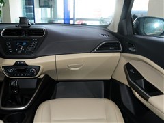 2015款 1.5L 手动时尚型