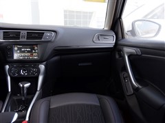 2015款 1.6L 自动先锋型