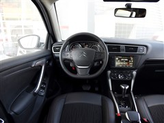 2015款 1.6L 自动先锋型