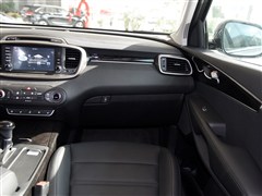 2015款 索兰托L 2.0T 汽油4WD尊贵版 7座 国V