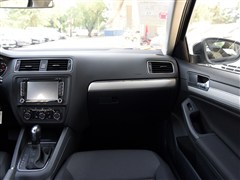 2015款 1.6L 自动时尚型