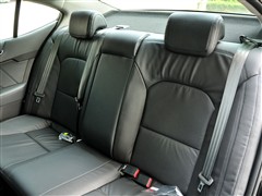 2012款 2.4L 商务天窗型