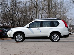 2012款 2.5L 手动豪华版 4WD