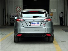 2012款 1.5L 手动豪华版